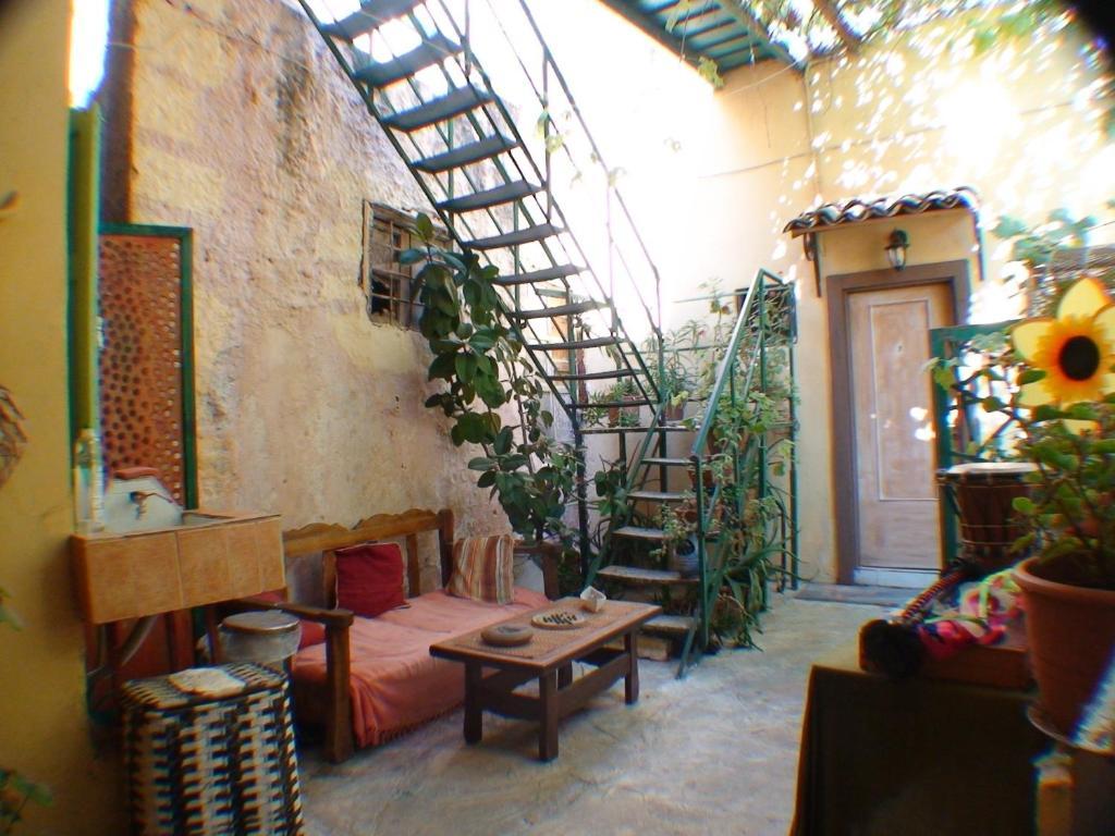 Earini Rooms And Apartments خانيا المظهر الخارجي الصورة